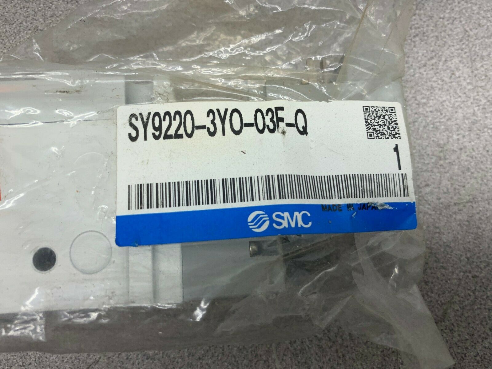 NEW NO BOX SMC VALVE SY9220-3YO-03F-Q