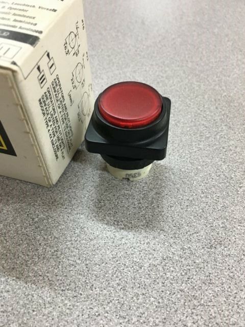 NEW IN BOX SQUARE D RED ILLUMINATED PUSH BUTTON OPERATOR 9001 D1Y1R