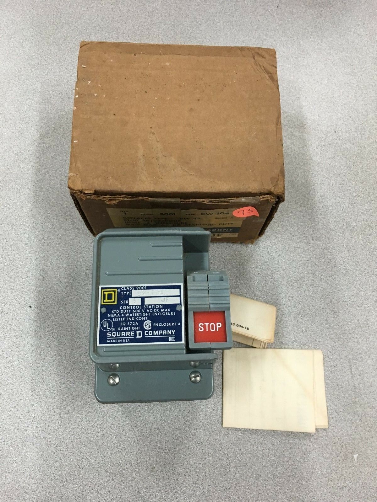 NEW IN BOX SQUARE D PUSHBUTTON STOP STATION 9001 BW-104 SERIES A