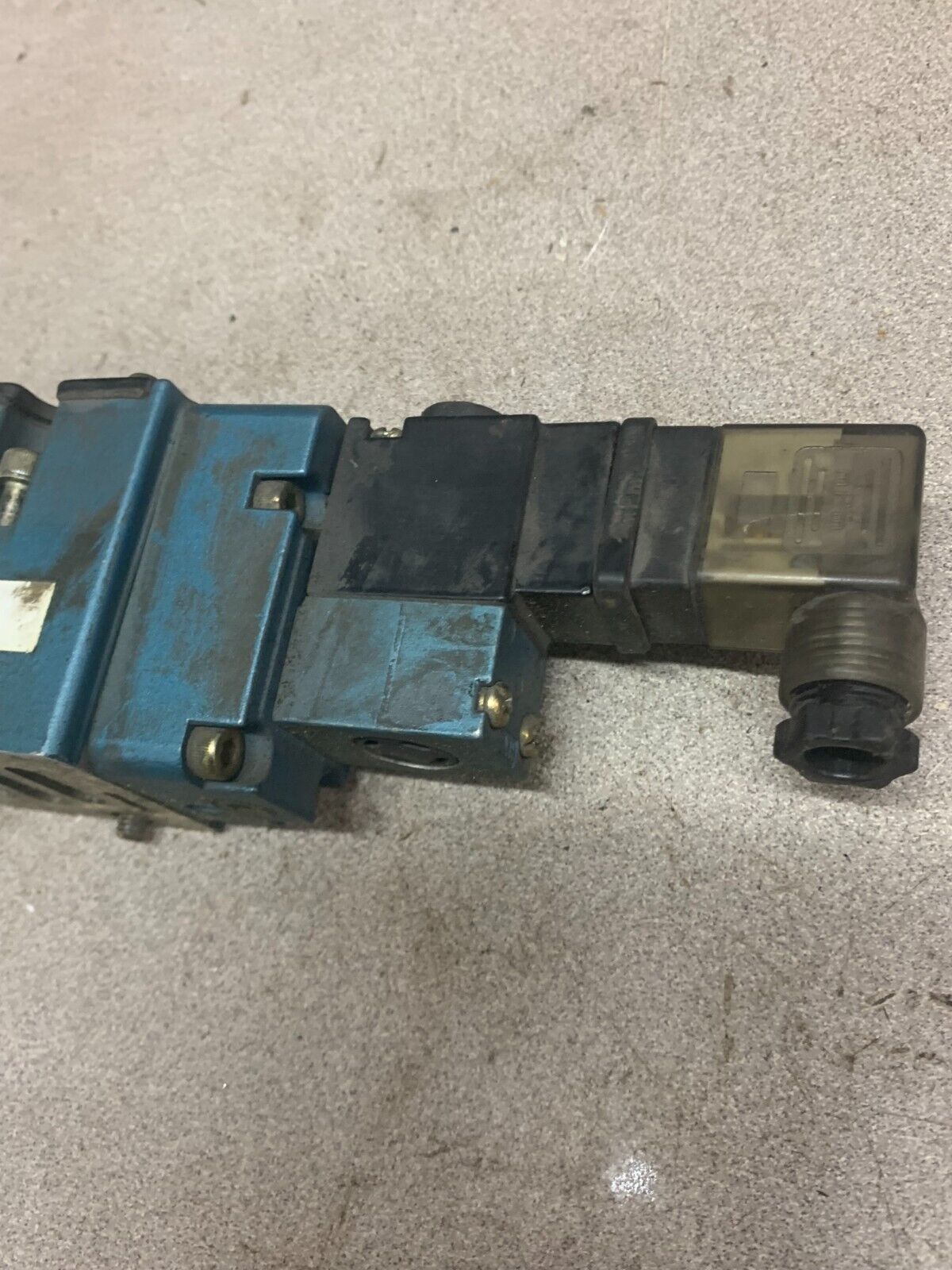 USED MAC SOLENOID VALVE MV-A2B-A211-PM-111JD