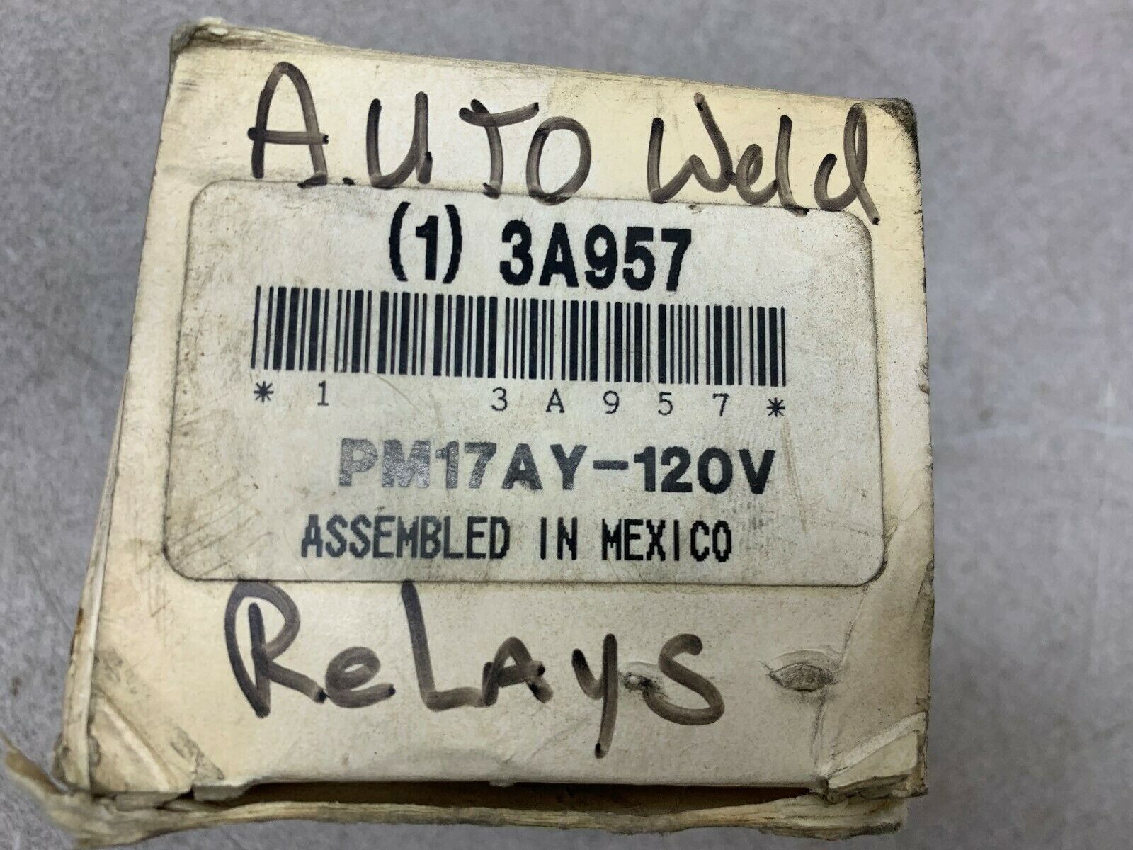 NEW IN BOX SIEMENS RELAY 3A957