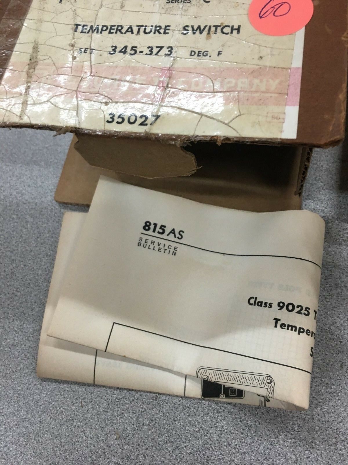 NEW IN BOX SQUARE D TEMPERATURE SWITCH 9025 BCW-64