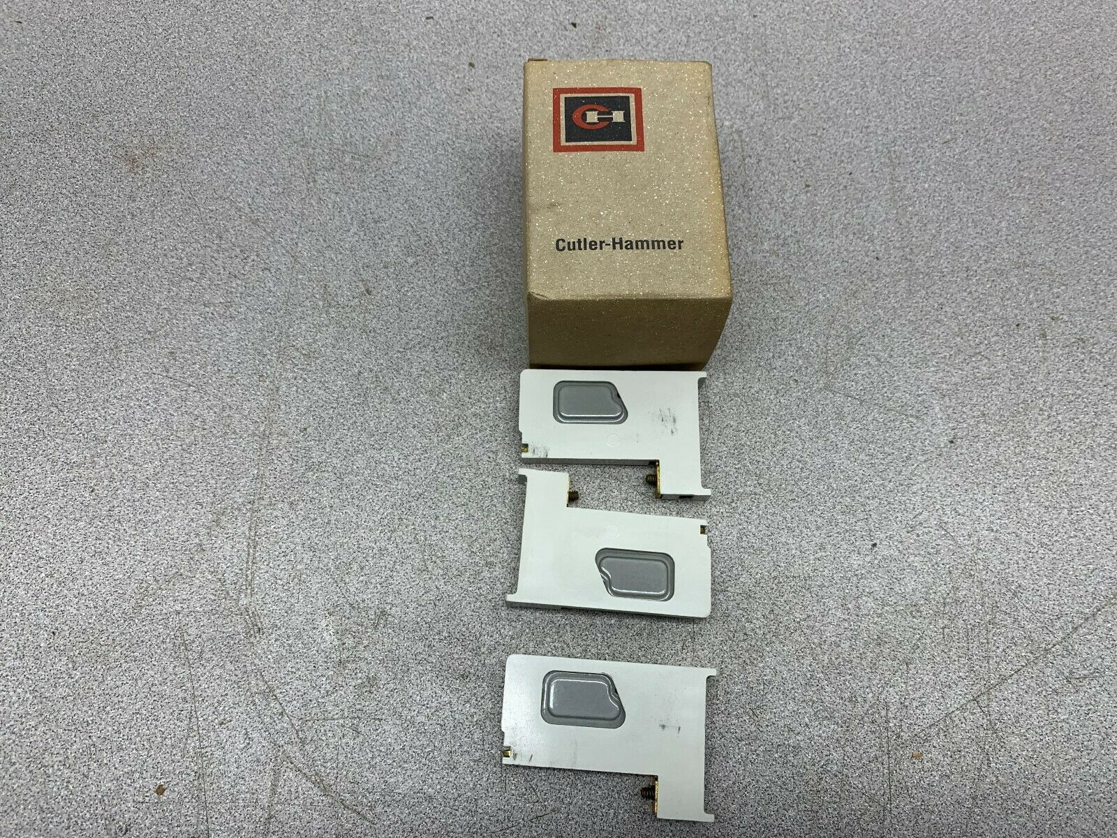 NEW IN BOX CUTLER HAMMER HEATER PACK H2001B-3