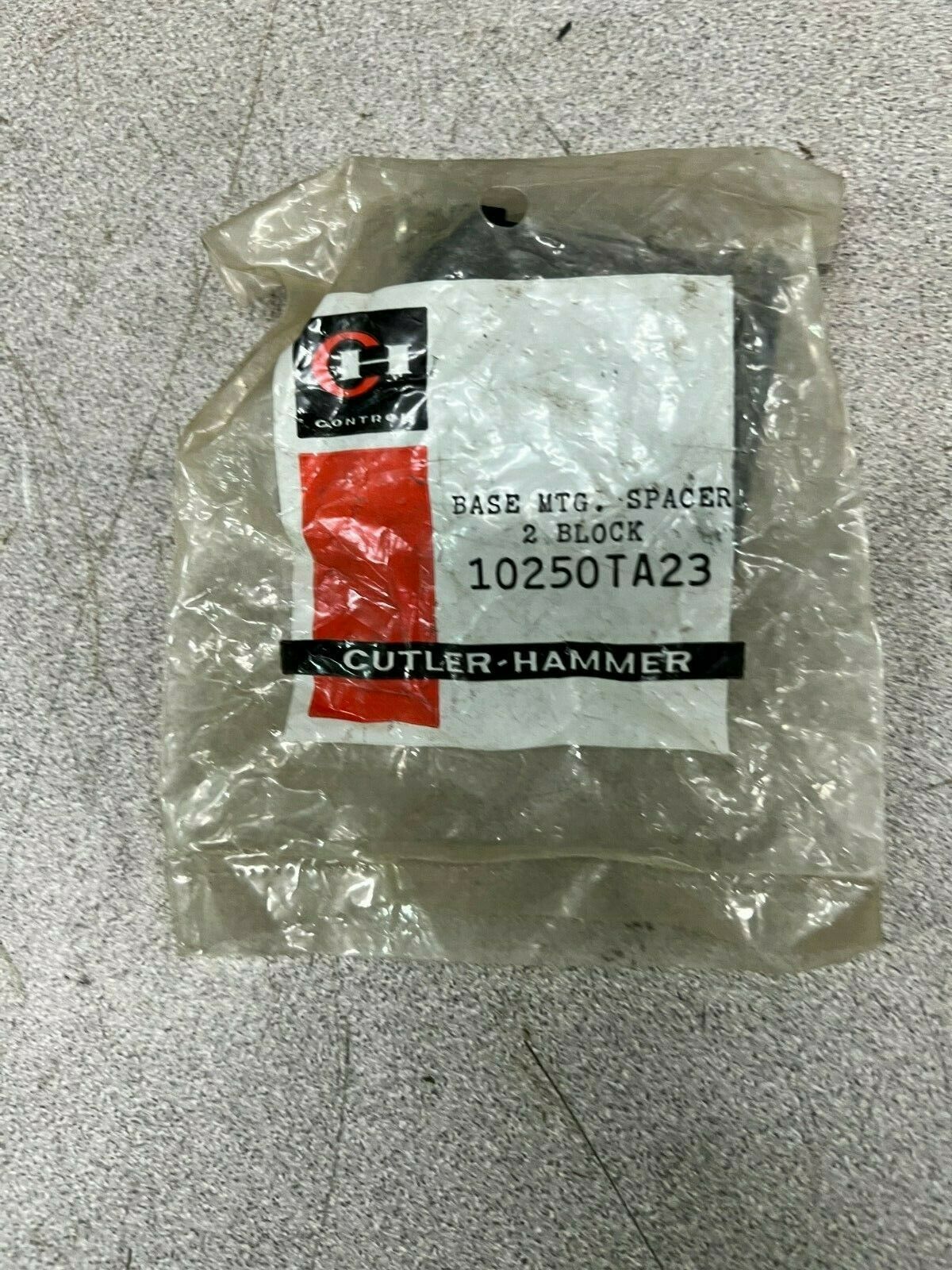 LOT OF 5 NEW IN BAG CUTLER HAMMER MOUNTING BASE 10250TA23