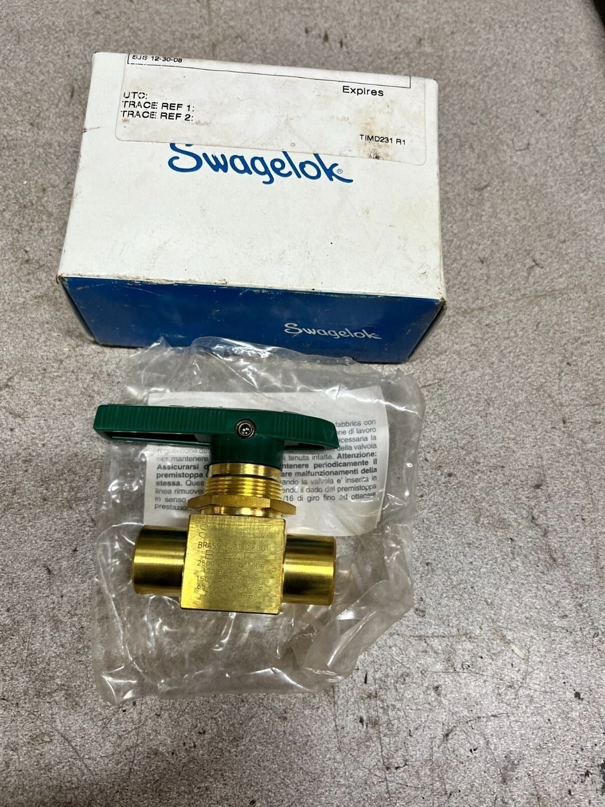 NEW IN BOX SWAGELOK B-446-GR VALVE  B44F6