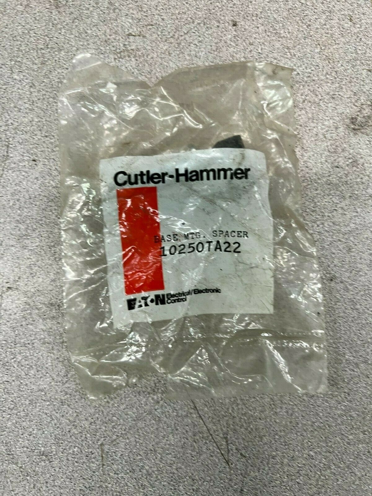 LOT OF 12 NEW IN BAG CUTLER HAMMER BASE SPACER 10250TA22