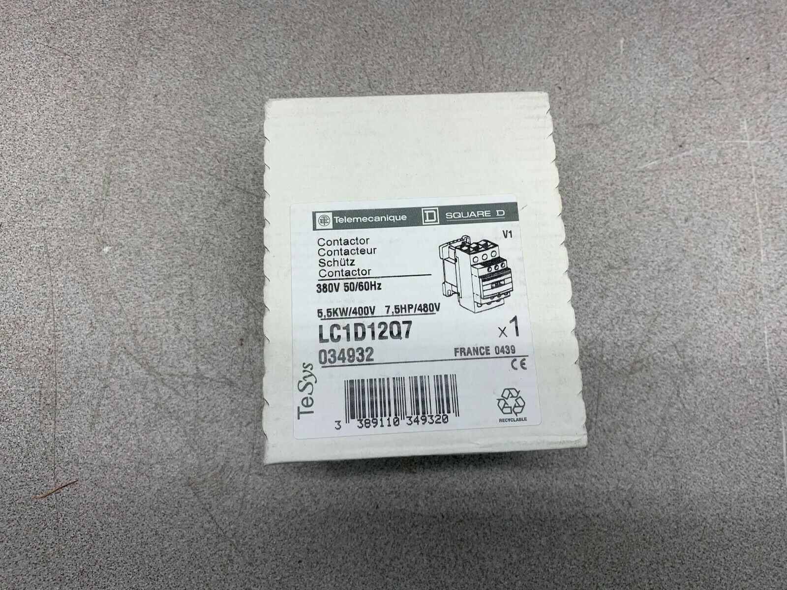 NEW IN BOX TELEMECANIQUE CONTACTOR LC1D12Q67