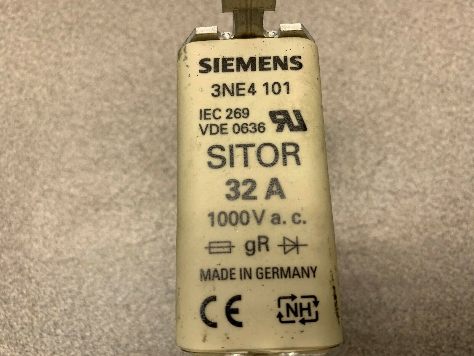 NEW NO BOX SIEMENS FUSE 3NE4101