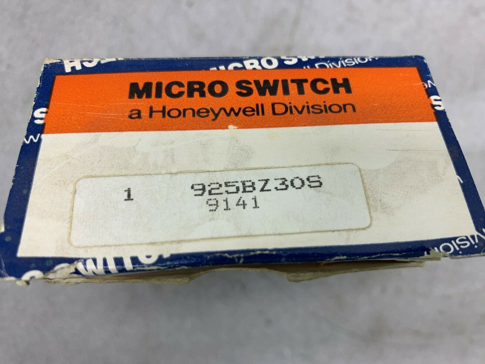 NEW IN BOX HONEYWELL SWITCH 925BZ30S