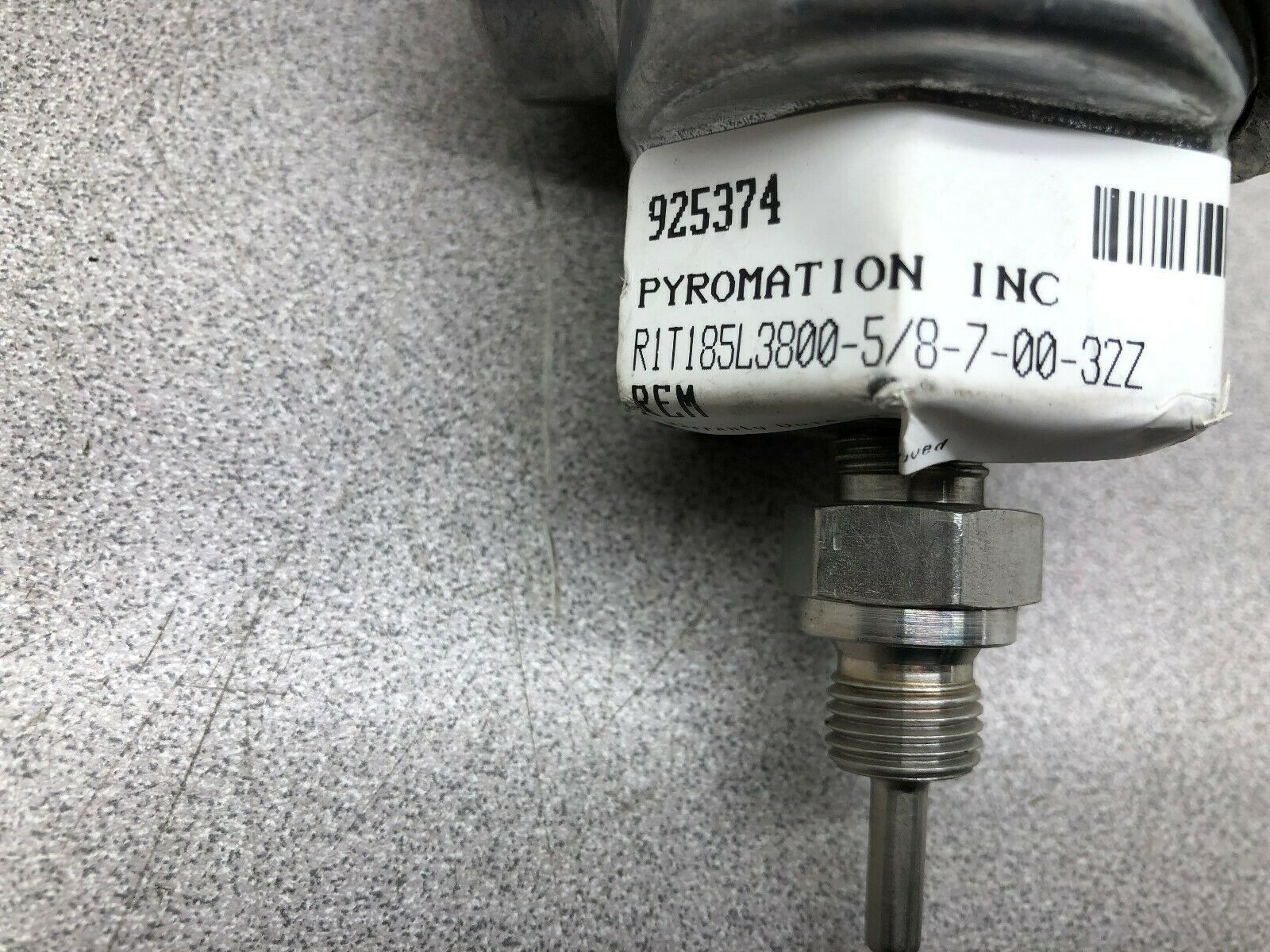 NEW NO BOX PYROMATION INC TEMPERATURE PROBE R1T185L3800-5/8-7-00-322