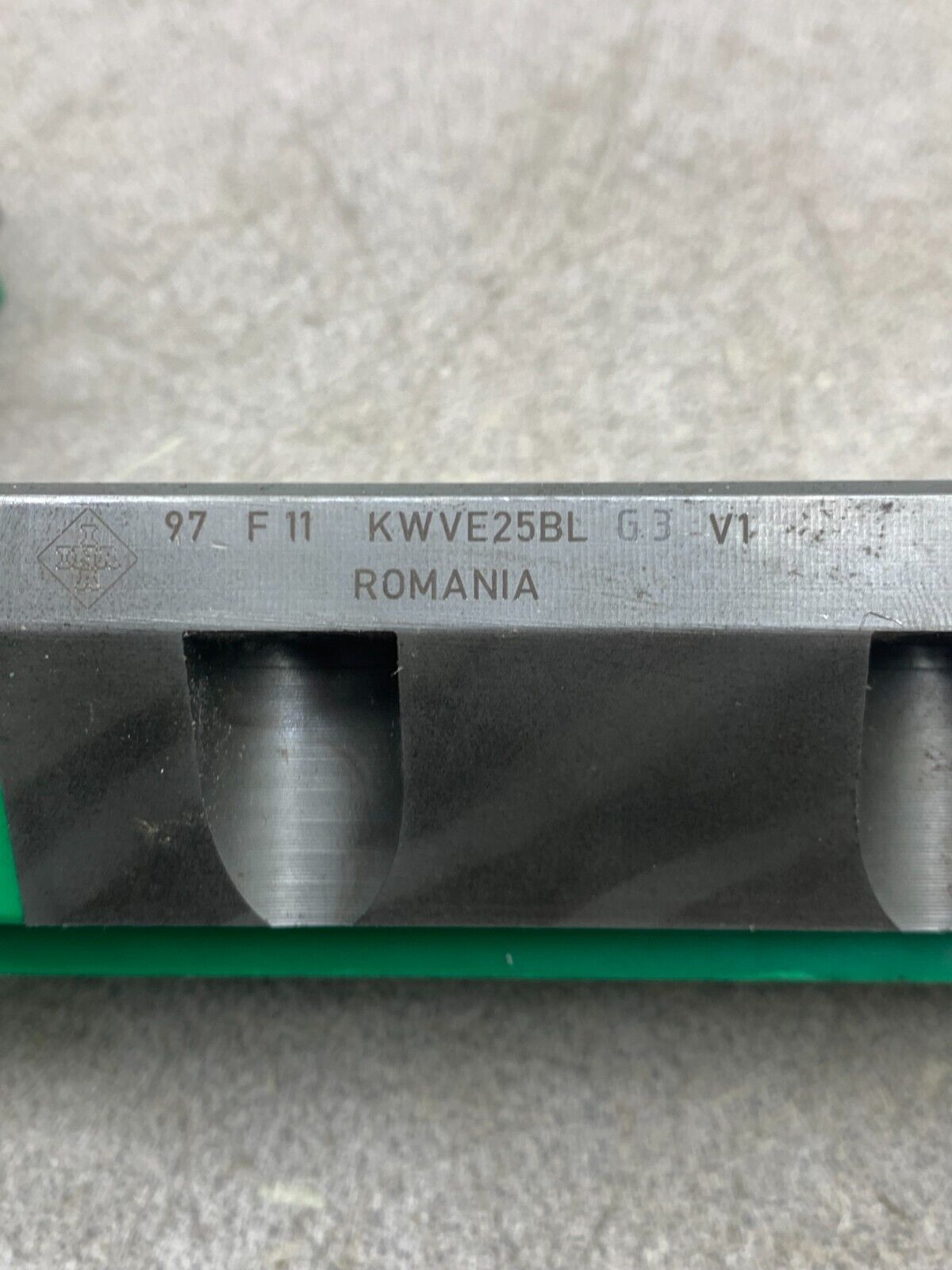 NEW NO BOX INA LINEAR BLOCK BEARING KWVE25BL G3 V1