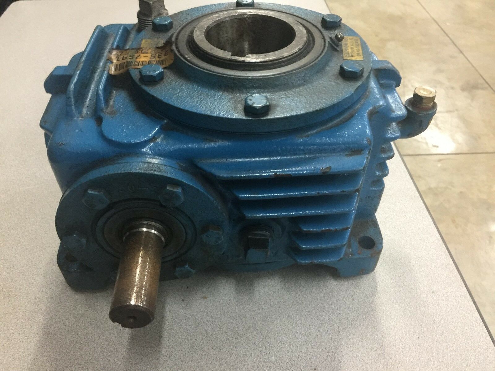 NEW NO BOX TEXTRON 5-1RATIO 5.06HP ANGLED GEAR REDUCER SHV30-7B (0106)