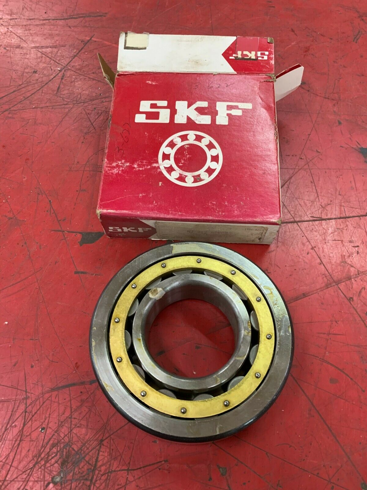 NEW IN BOX SKF NJ312M C3 CYLINDRICAL ROLLER BEARING NJ 312 M/C3