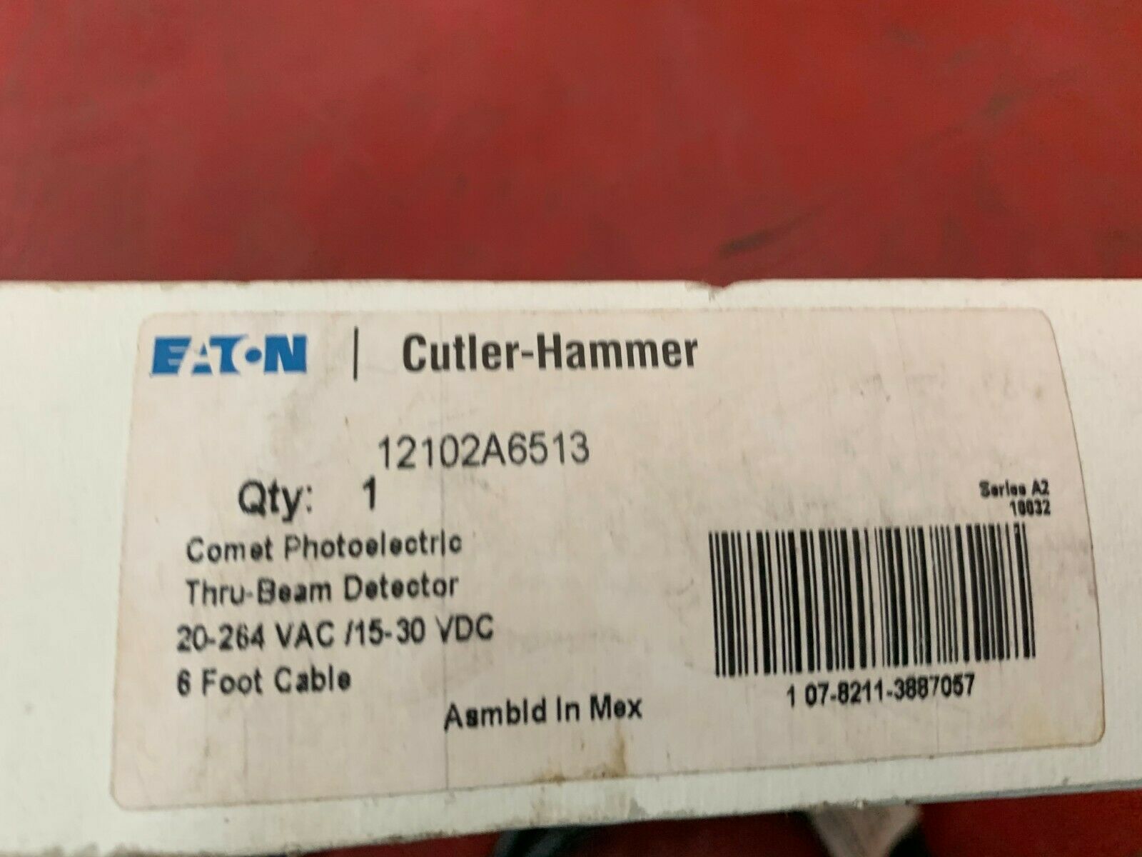 NEW IN BOX CUTLER HAMMER COMET PHOTOELECTRIC SENSOR 12102A6513