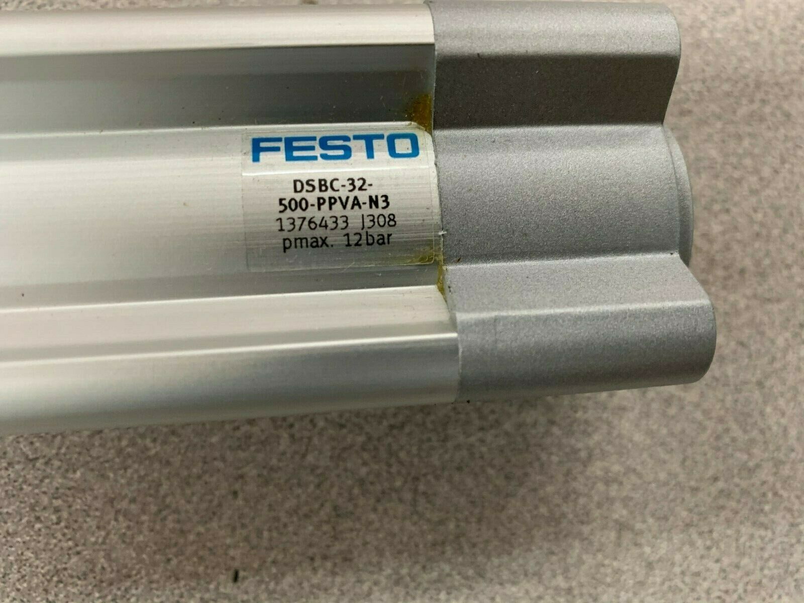 NEW NO BOX FESTO PNEUMATIC CYLINDER DSBC-32-500-PPVA-N3