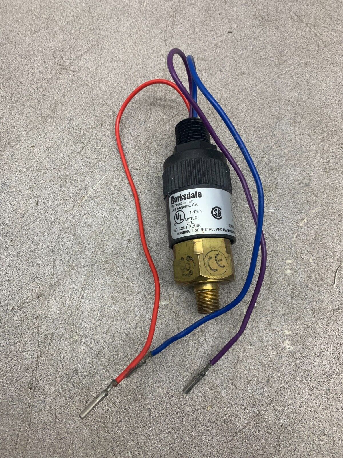 USED BARKSDALE PRESSURE SWITCH 96211-BB1-T4