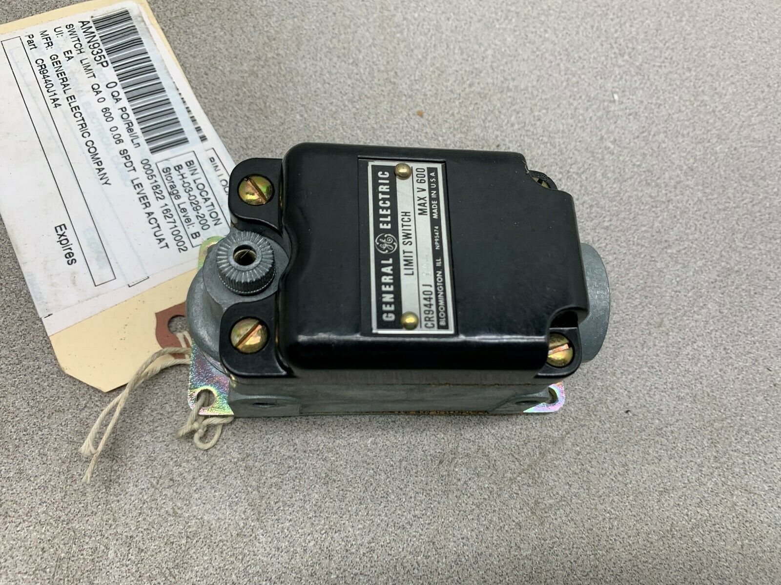 NEW NO BOX GE LIMIT SWITCH XR9440J1A4