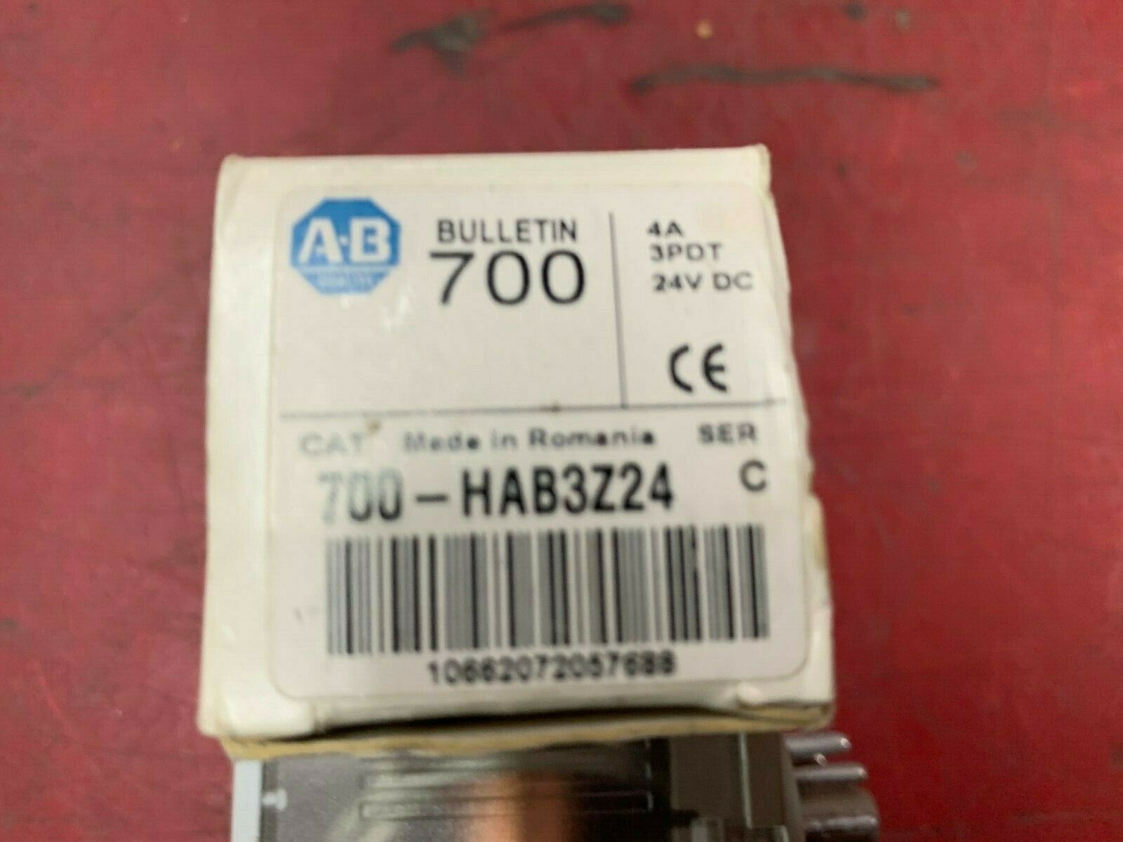 NEW IN BOX ALLEN BRADLEY RELAY 700-HAB3Z24 SERIES C