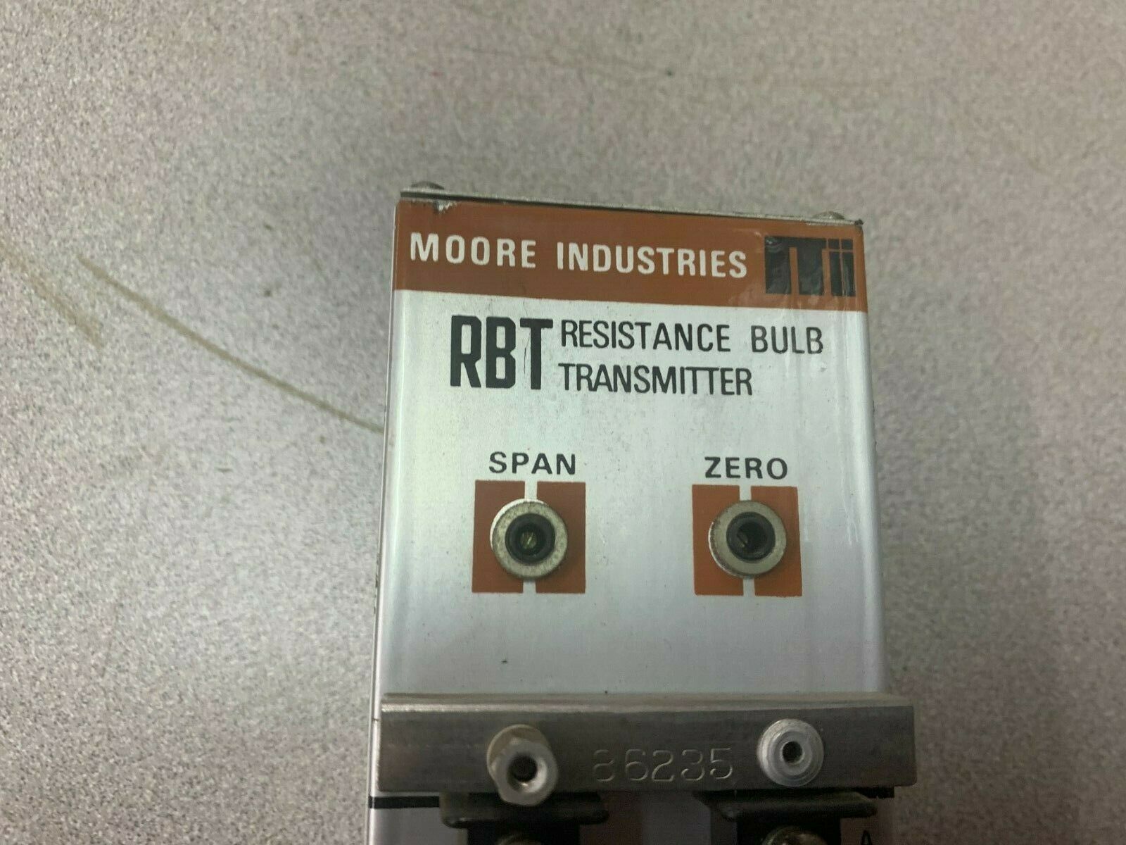 USED MOORE TRANSMITTER RBT/3W20-40/4-20MA/117AC/EZ104