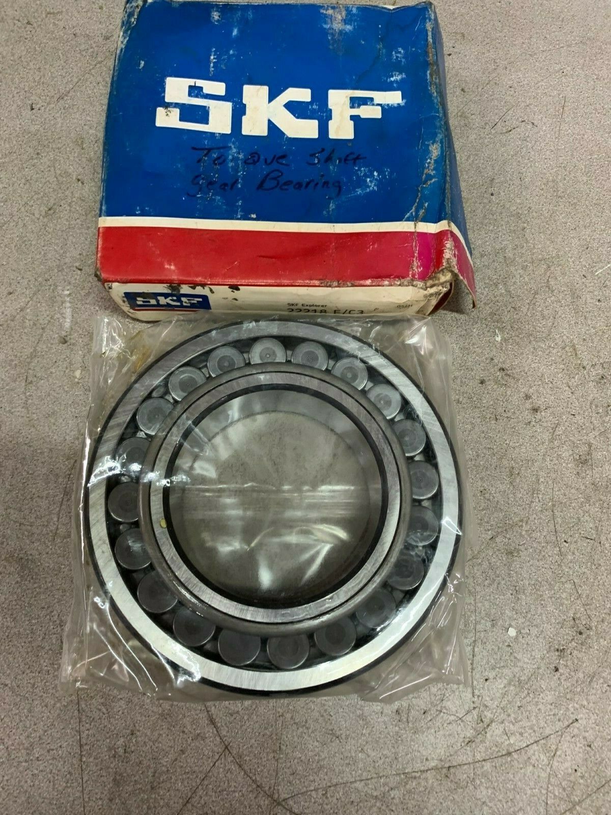 NEW IN BOX SKF ROLLER BEARING 22218 E/C3