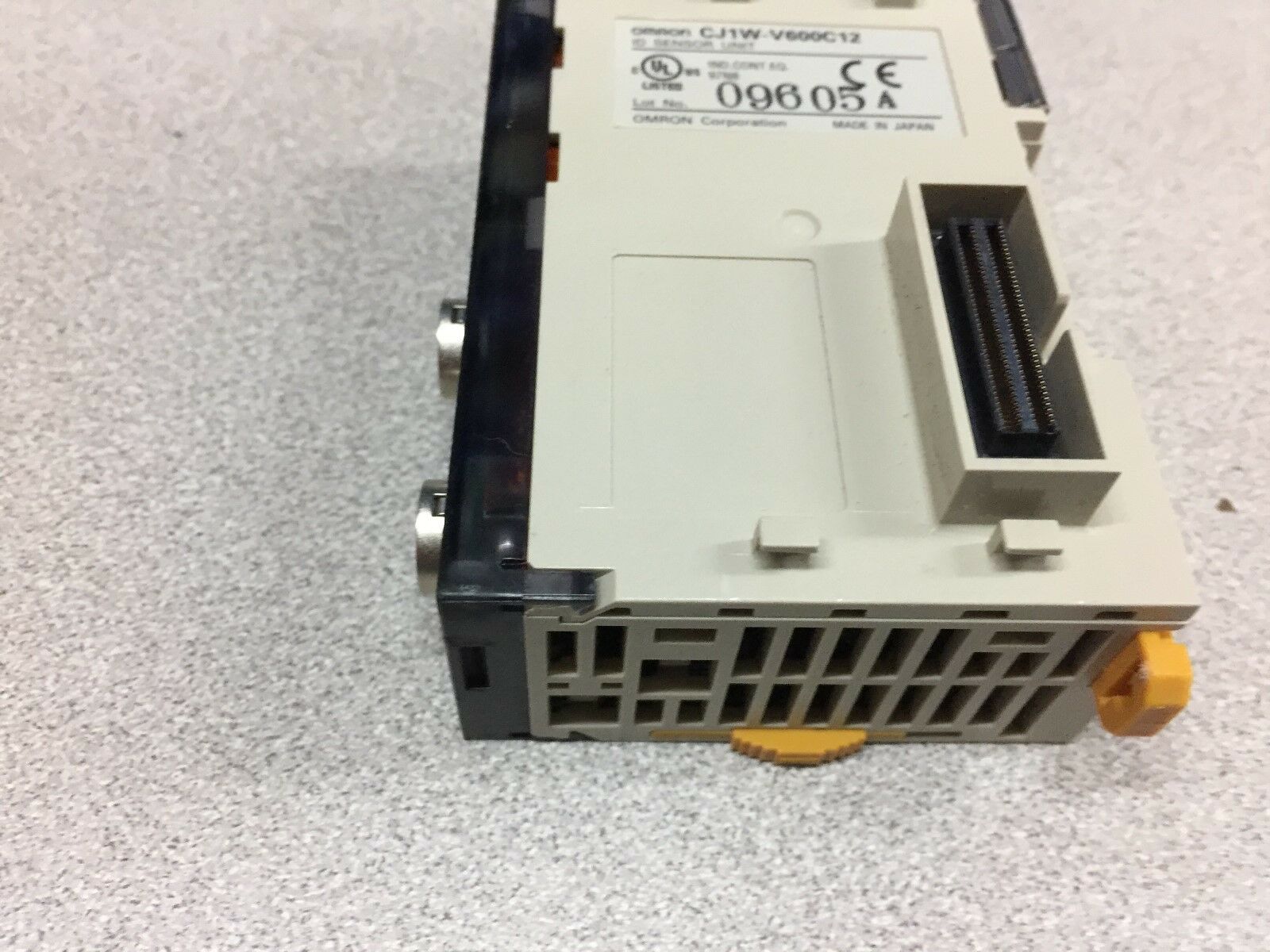 USED OMRON ID SENSOR UNIT CJ1W-V600C12