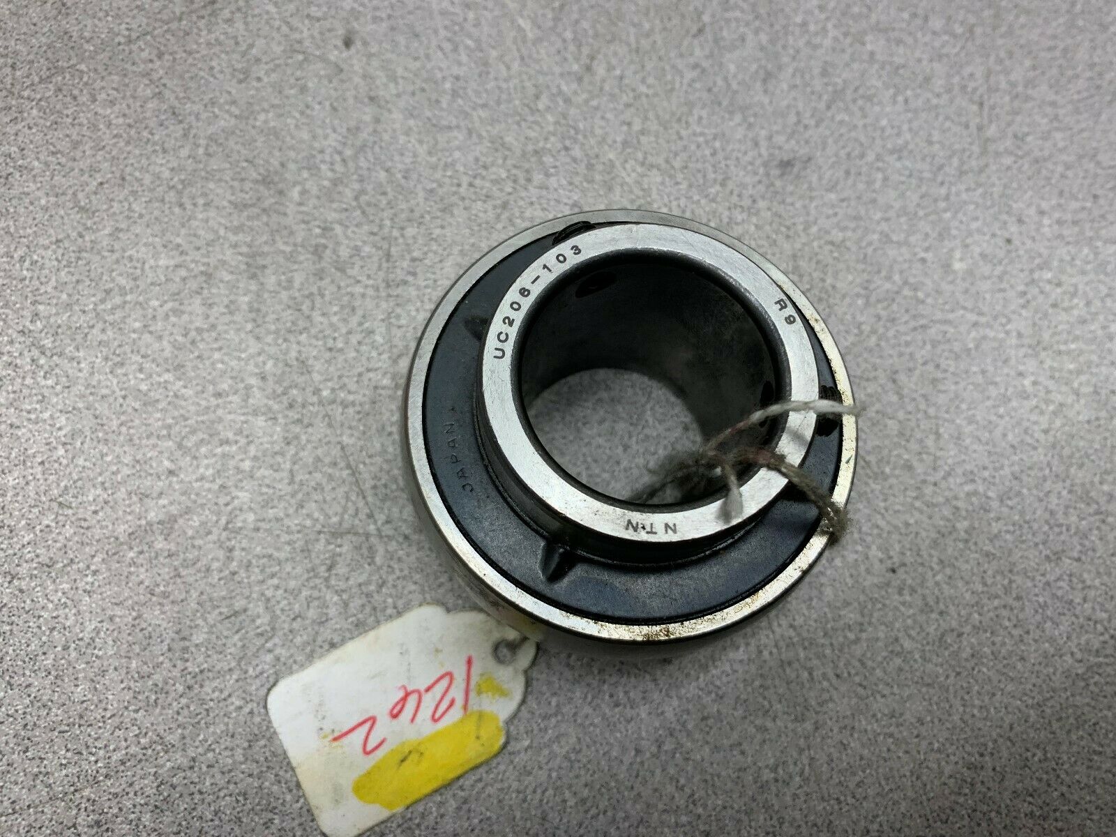 NEW NO BOX NTN  BEARING UC206-103