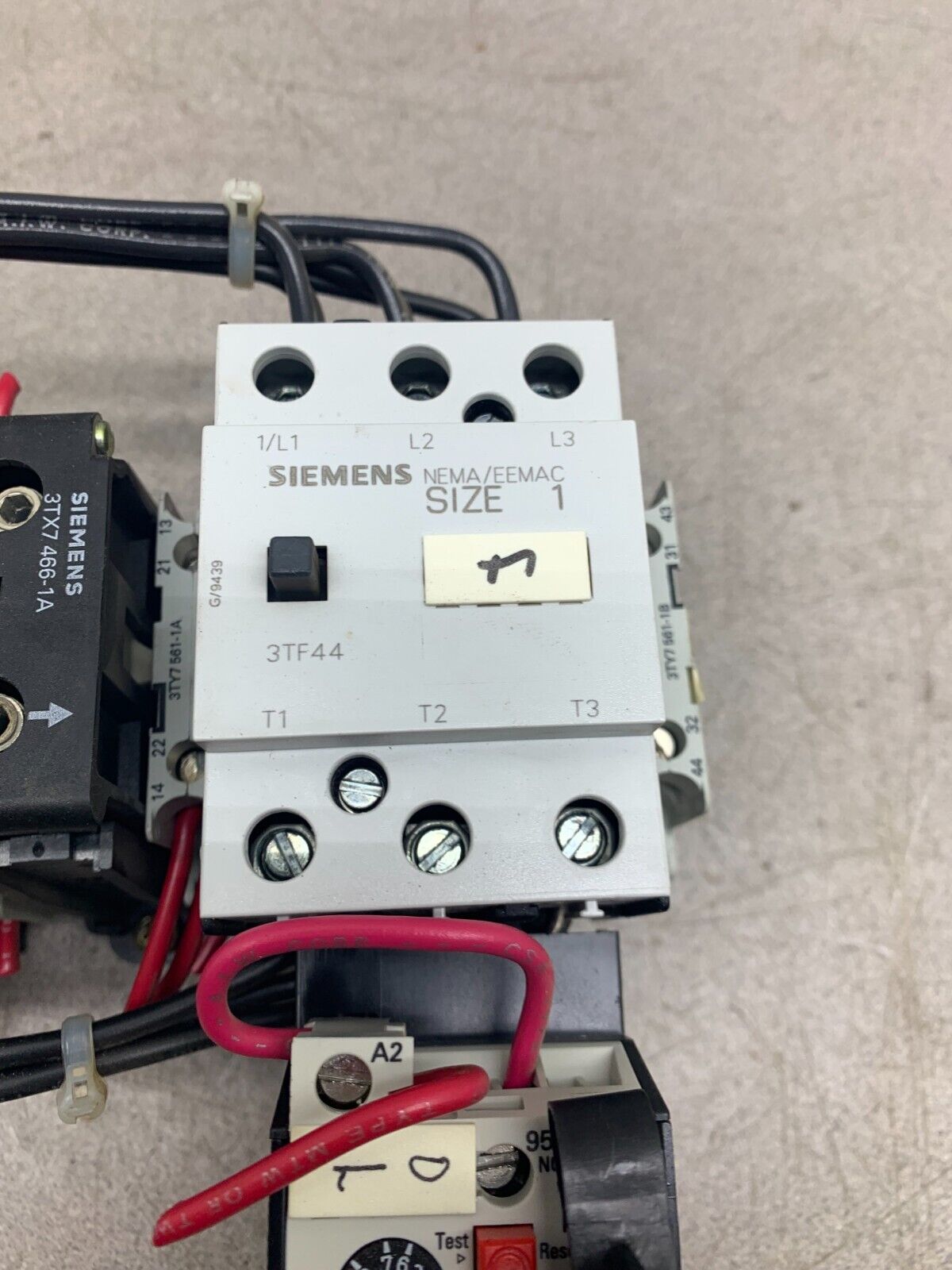 SIEMENS SIZE 1 REVERSING STARTER 3TF44 WITH 3UA55 00-1J OVERLOAD 3TF4422-0A1