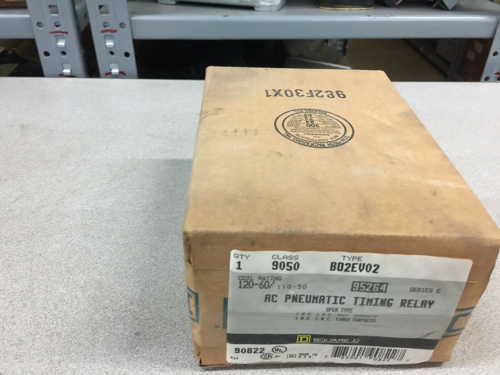 NEW IN BOX SQUARE D 120VAC PNEUMATIC TIMING RELAY 9050 B02EV02