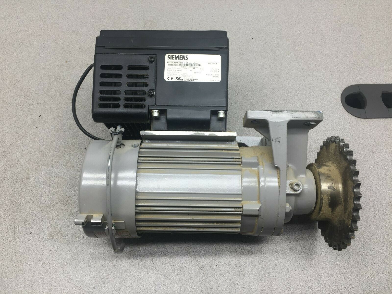 USED SIEMENS / SUMITOMO 380/480 VAC .37KW 3 PH GEAR MOTOR 6SE9611-1DF50ZC87 / F6