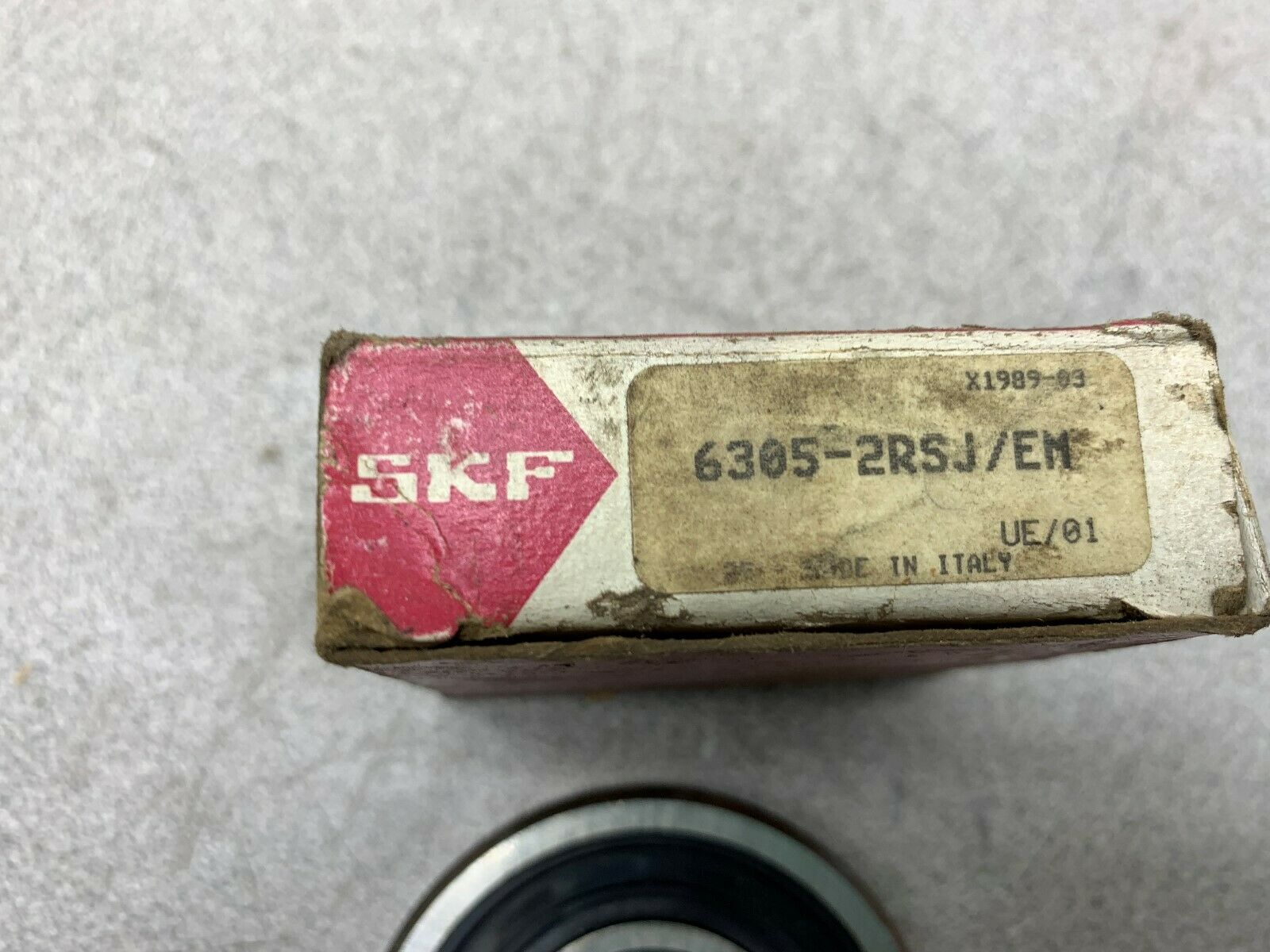 NEW IN BOX SKF BEARING 6305-2RJEM