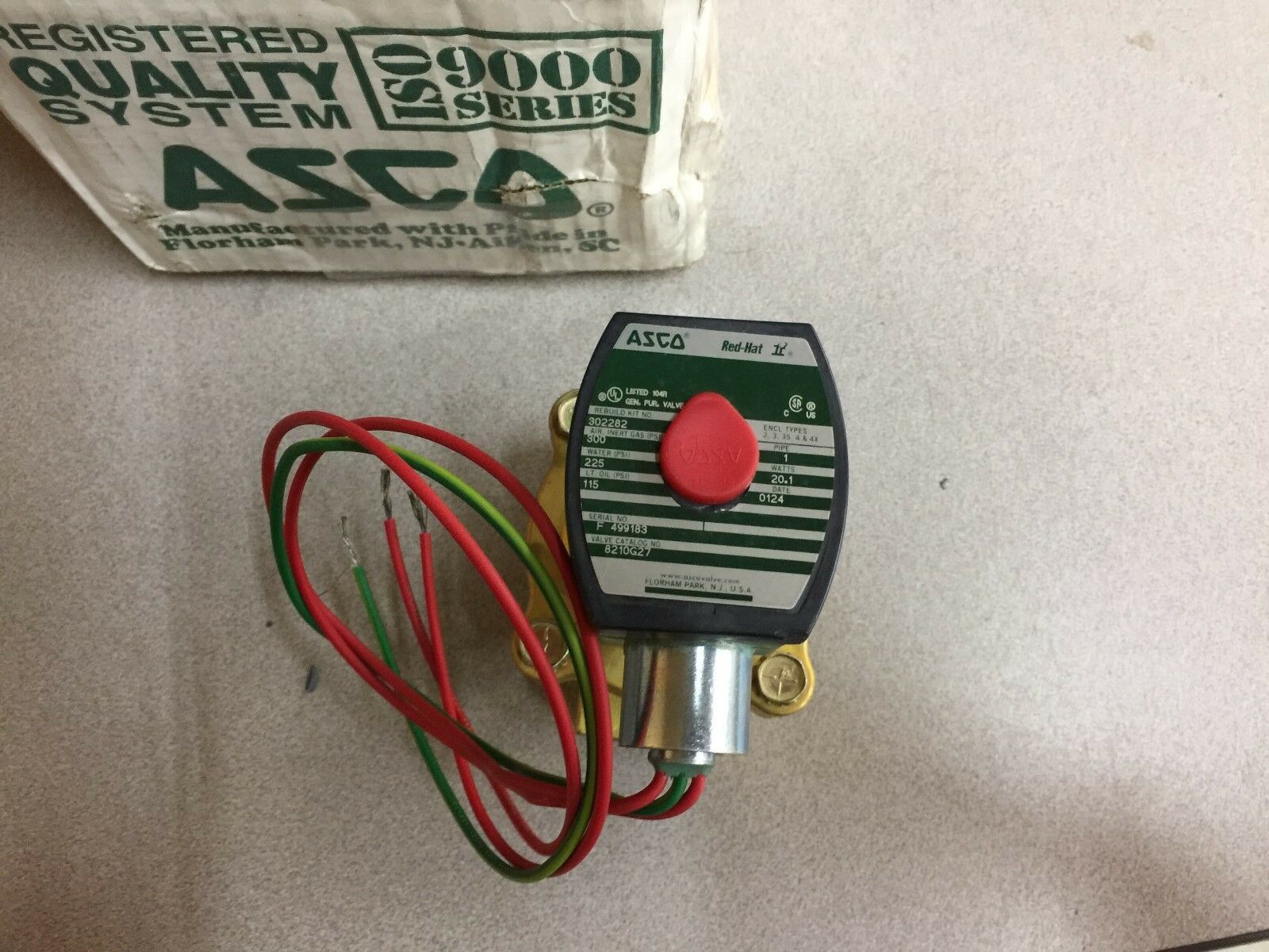 NEW IN BOX ASCO 1"NPT 300PSI 120VAC SOLENOID VALVE 8210G27