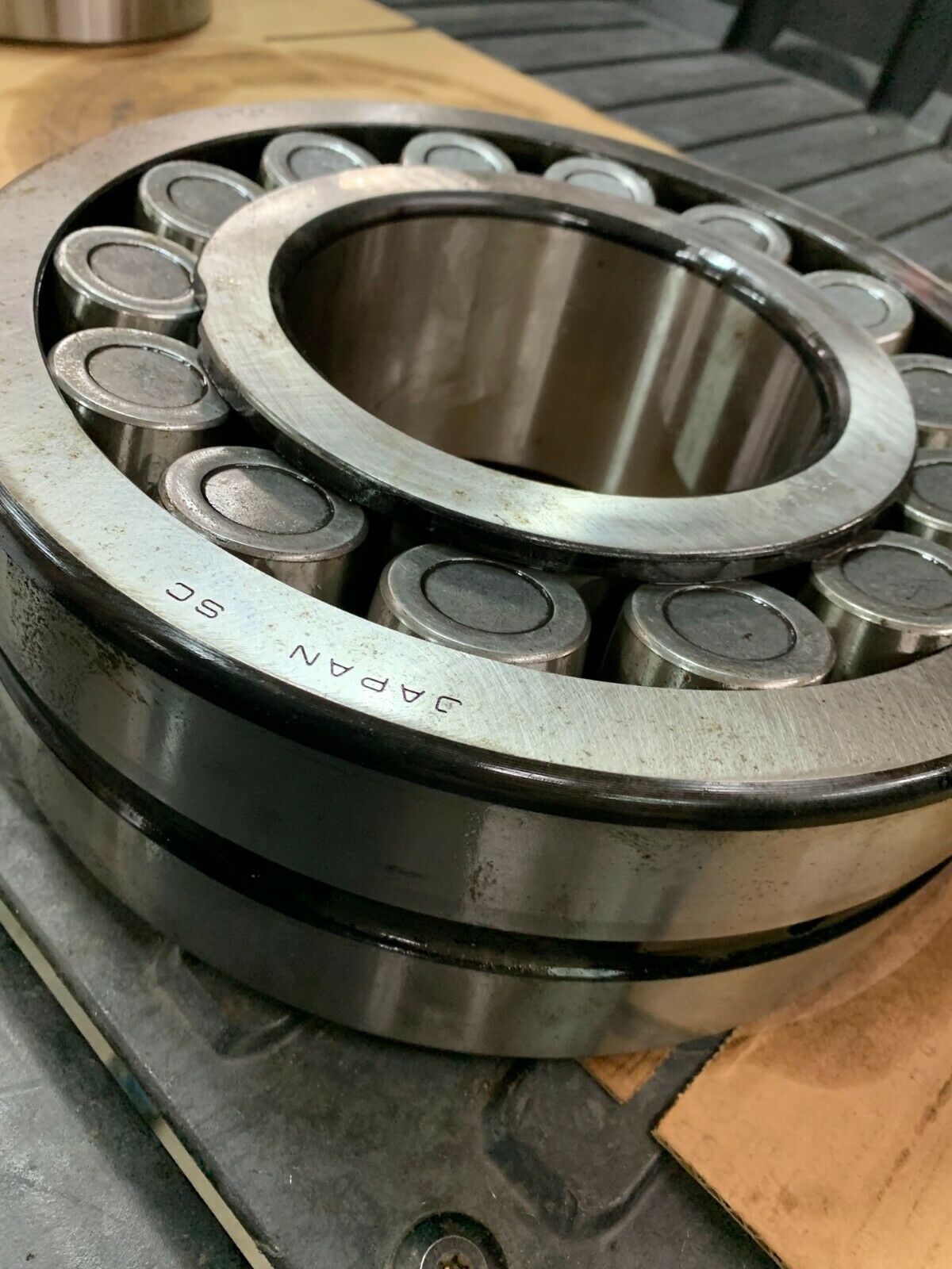 NEW NO BOX NTN SPHERCIAL ROLLER BEARING 22328BD1