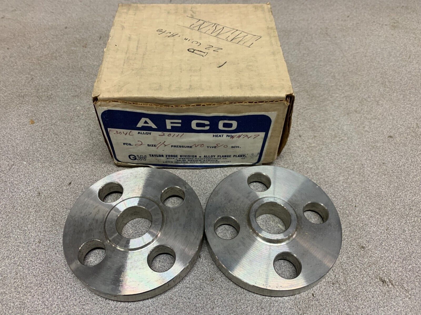 NEW BOX OF 2 AFCO PIPE FLANGES 1/2" 150 A182 F304L HH747