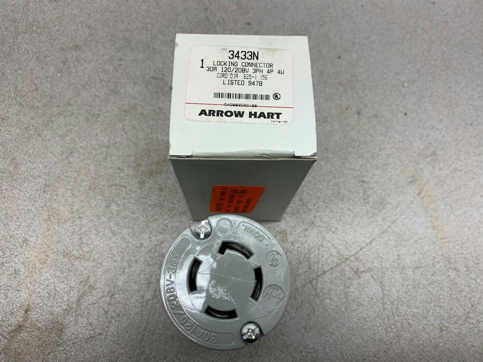 NEW IN BOX ARROW CONNECTOR 3433N