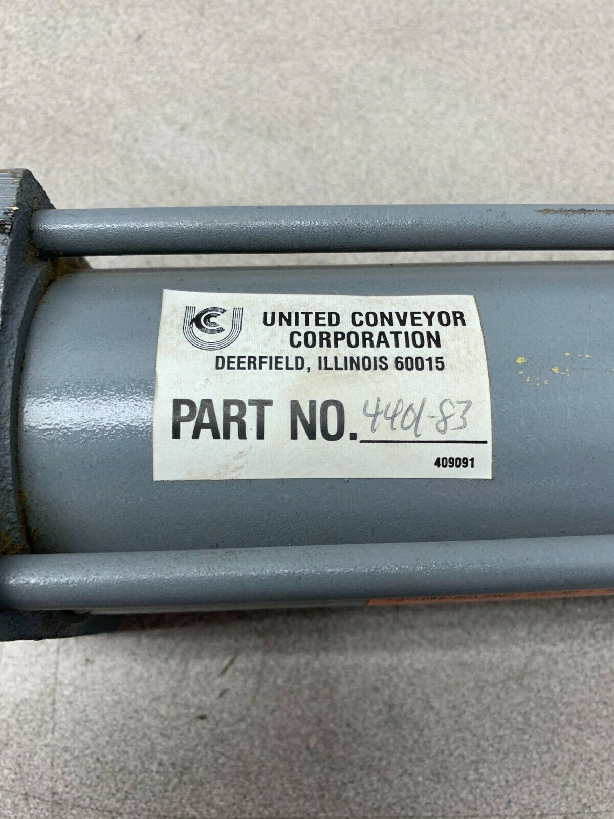 NEW NO BOX UNITED CONVEYOR PNEUMATIC CYLINDER 4401-83
