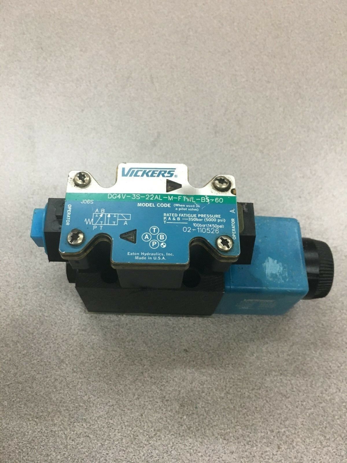 NEW NO BOX VICKERS 02-110526 HYDRAULIC VALVE DG4V-3S-22AL-M-FTWL-B5-60