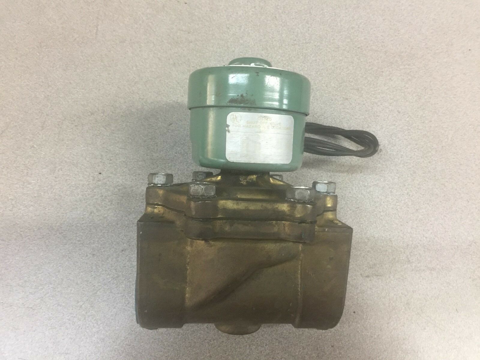 USED ASCO 1-1/2"NPT 125PSI 240VAC SOLENOID VALVE 8211B56