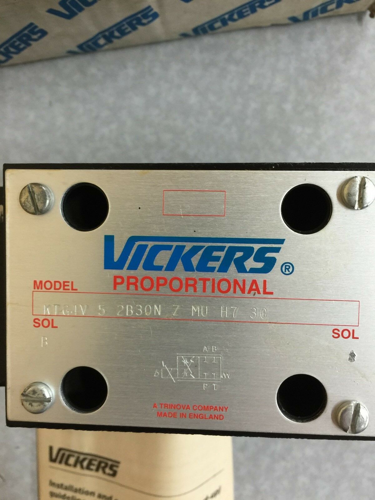 NEW IN BOX VICKERS 565332 KS4 PROPORTIONAL VALVE KTG4V 5 2B30N Z M U H7 30