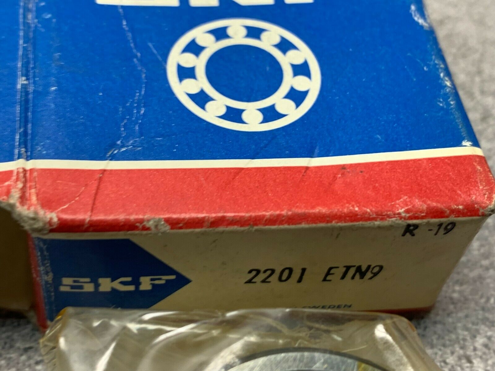 NEW IN BOX SKF BALL BEARING 2201 ETN9