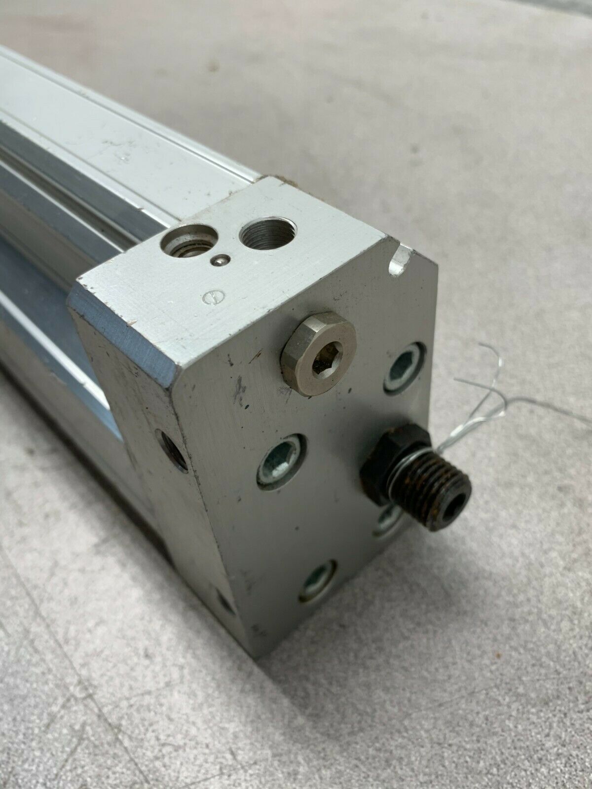 USED PHD RODLESS PNEUMATIC CYLINDER ML303475