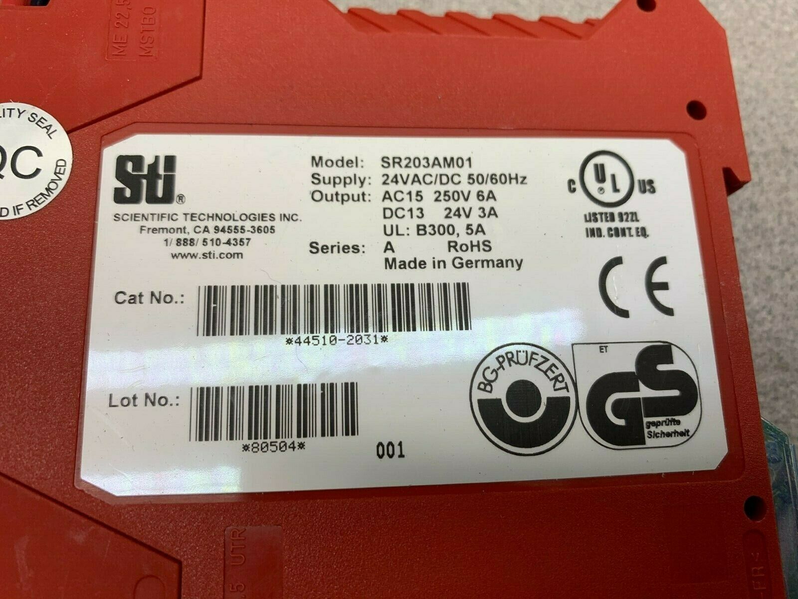 USED STI SAFETY RELAY SR203AM01