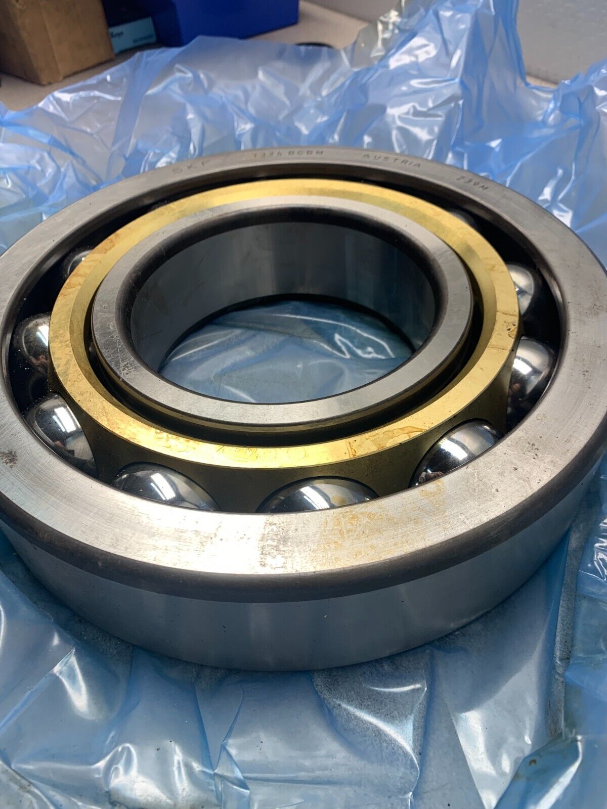 NEW SKF ANGULAR CONTACT BALL BEARING 7326 BCBM