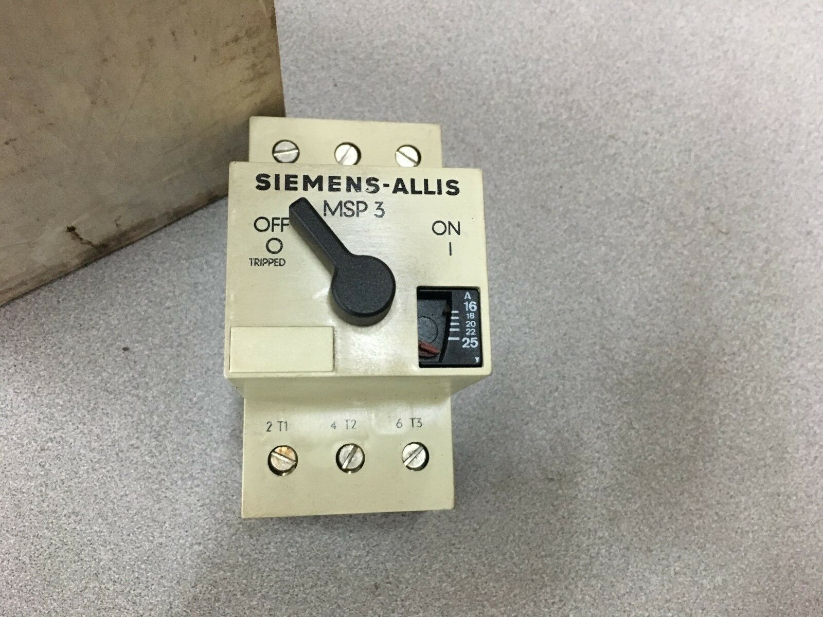 NEW IN BOX SIEMENS MANUAL STARTER PROTECTOR 3VE3000-2NA00