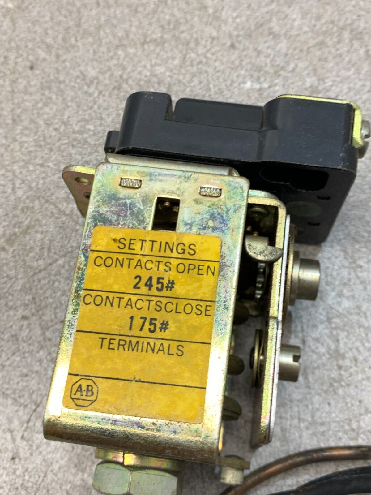 USED ALLEN-BRADLEY PRESSURE SWITCH 836H23-XMCS-48