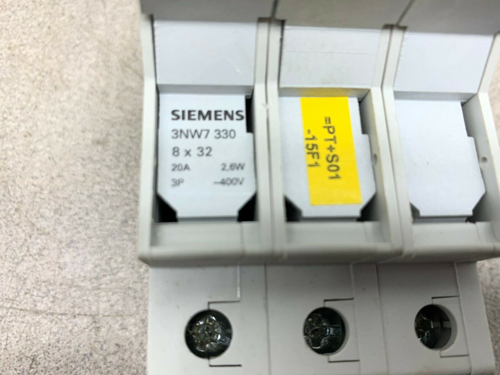 USED SIEMENS FUSE SOCKET 3NW7330