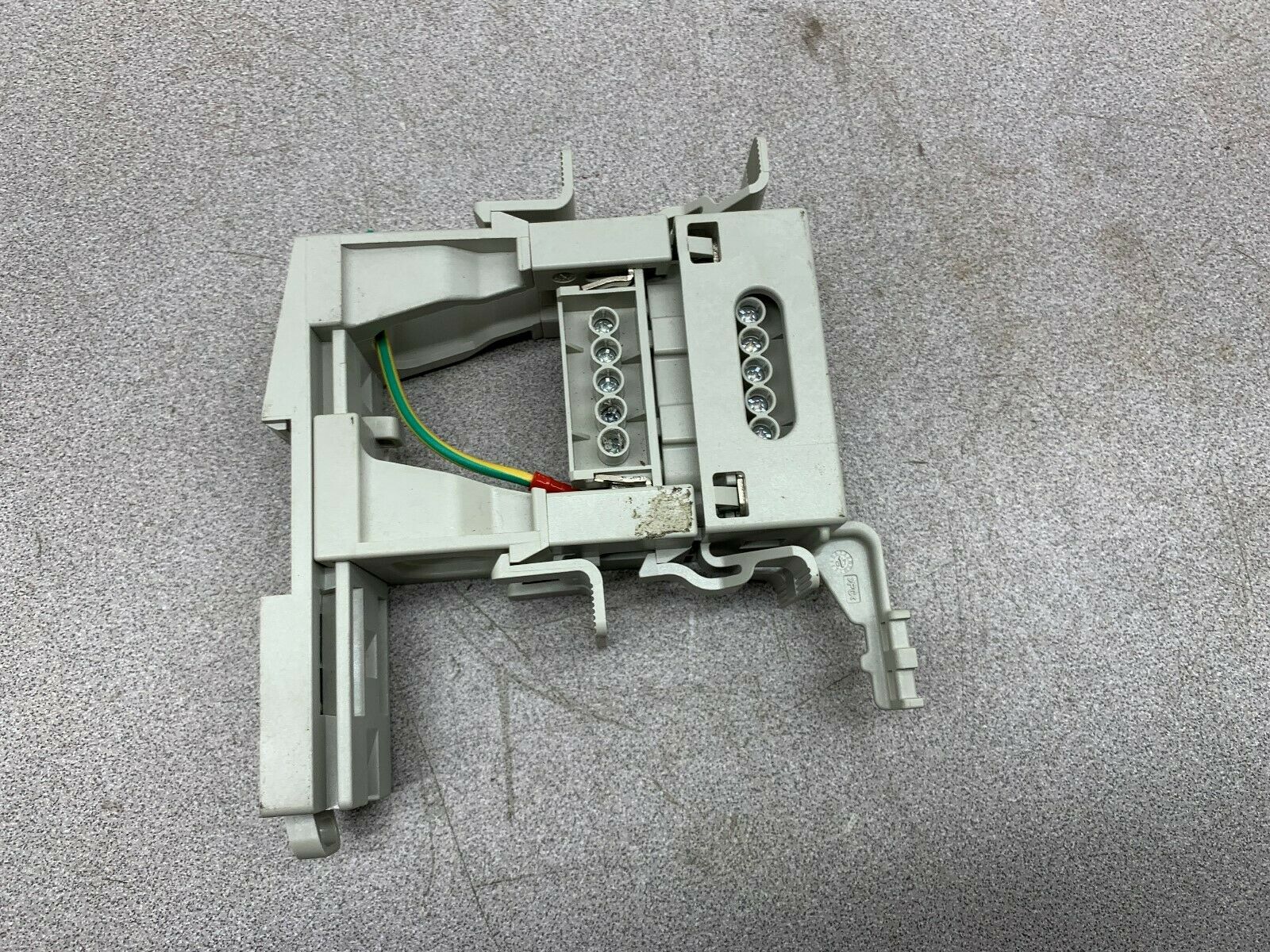 NEW TAKEOUT EPIC CONNECTOR ASSEMBLY 10192000 H-BE 10 SS DR