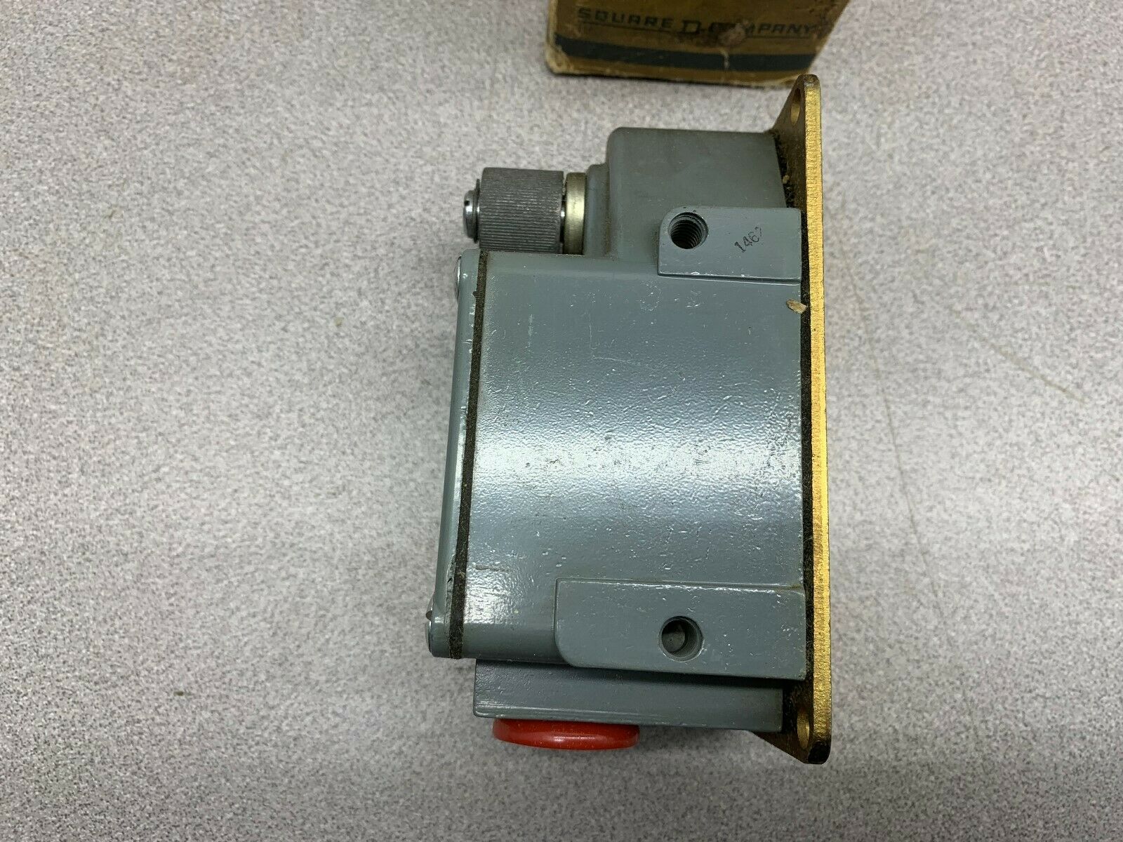 NEW IN BOX SQUARE D LIMIT SWITCH 9007 TUB-7