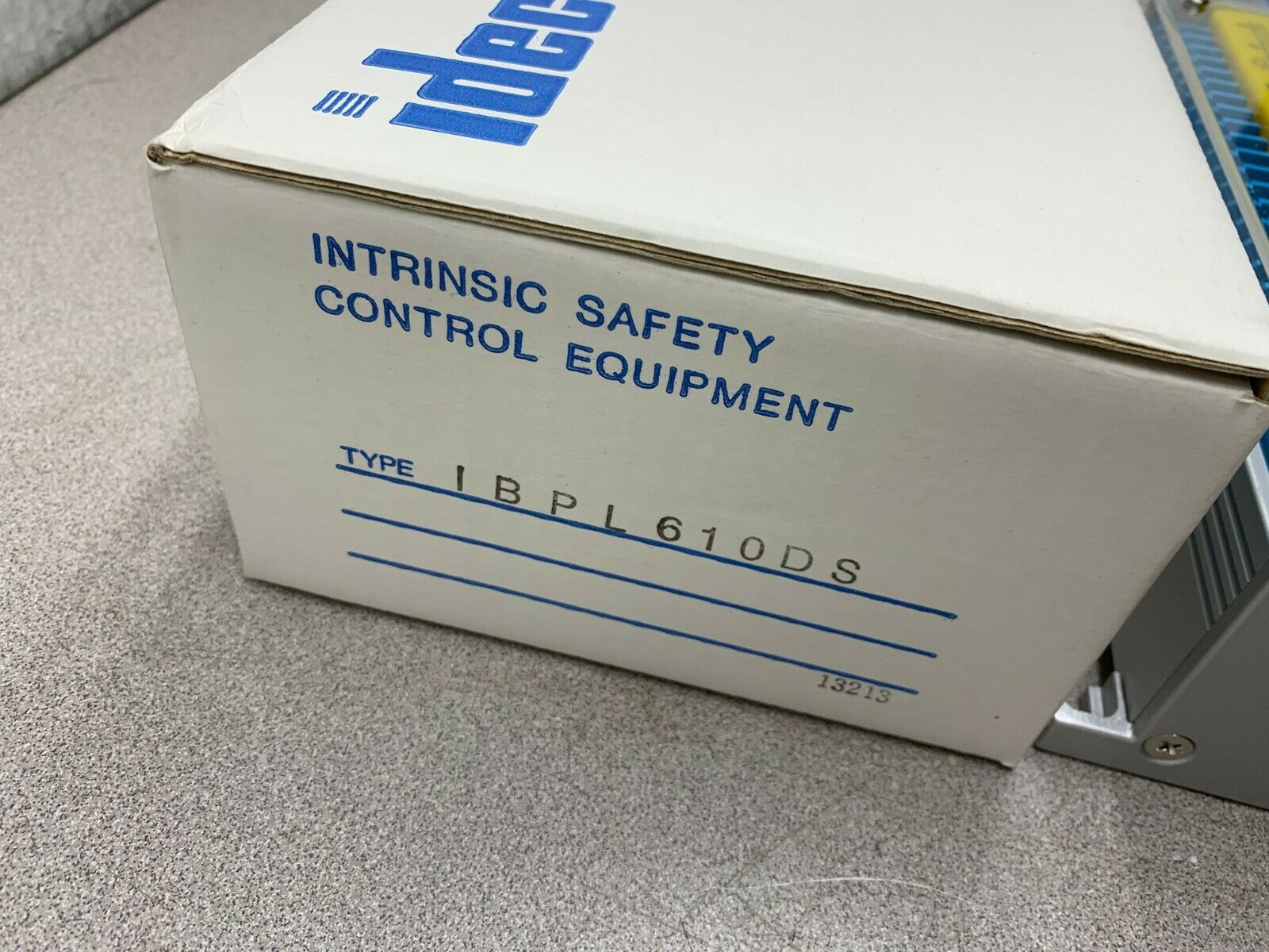 NEW IN BOX IDEC IZBARL PILOT BARRIER IBPL 610 DS