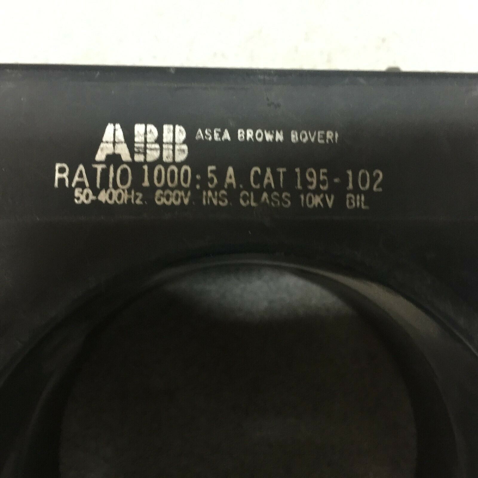 NEW NO BOX ABB 1000:5 600V CURRENT TRANSFORMER 195-102