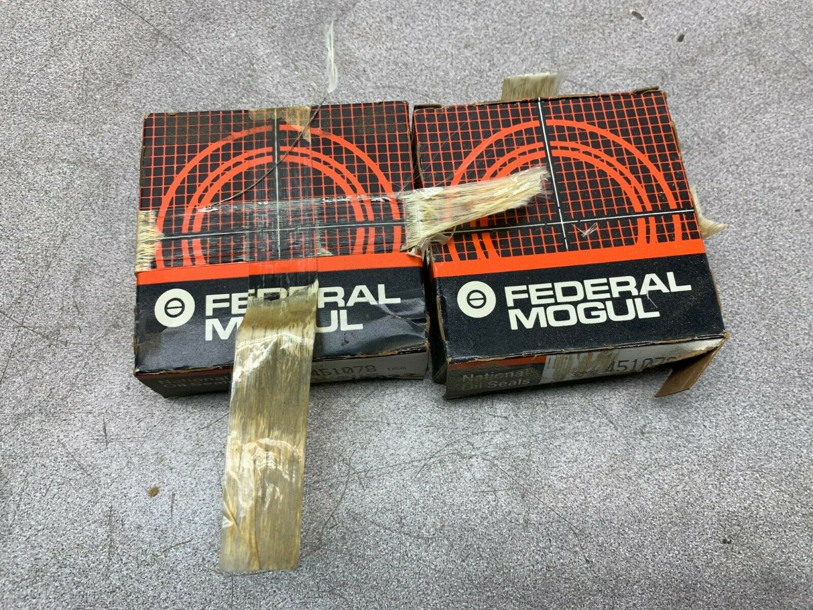 LOT OF 2 NEW IN BOX FEDERAL MOGUL OILSEAL 451078